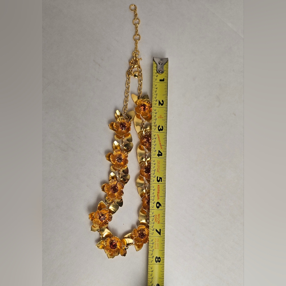[J. CREW] Oversized Gold Flower Collar Statement Necklace - Picture 13 of 16